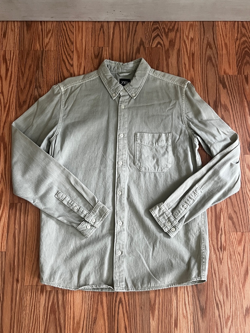 Zara Men's Button Down Shirt - Size Medium - Light Green - Sage